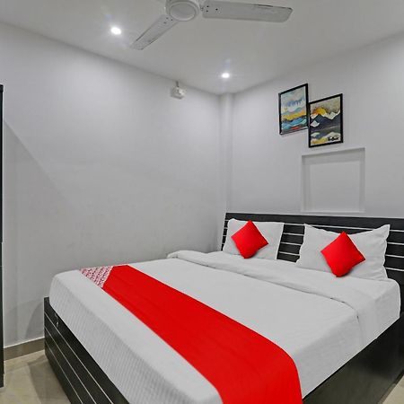 Hotel Oyo Flagship 81064 Chaudhary In à Gorakhpur Extérieur photo