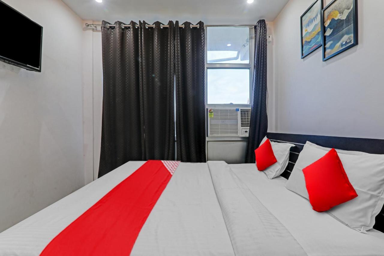 Hotel Oyo Flagship 81064 Chaudhary In à Gorakhpur Extérieur photo