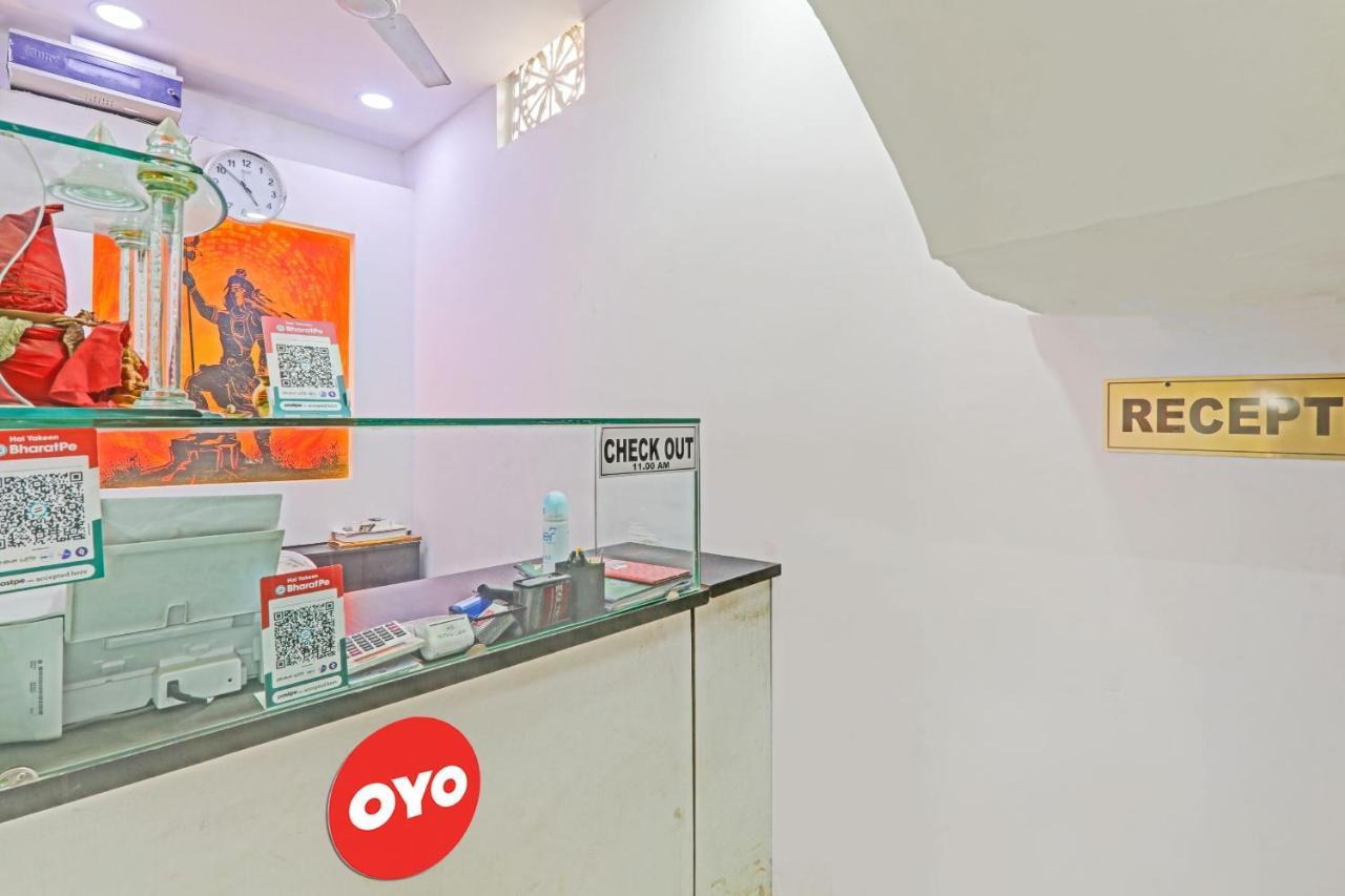 Hotel Oyo Flagship 81064 Chaudhary In à Gorakhpur Extérieur photo