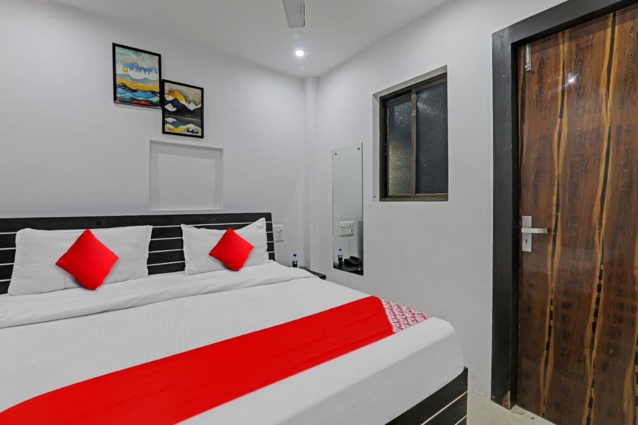 Hotel Oyo Flagship 81064 Chaudhary In à Gorakhpur Extérieur photo