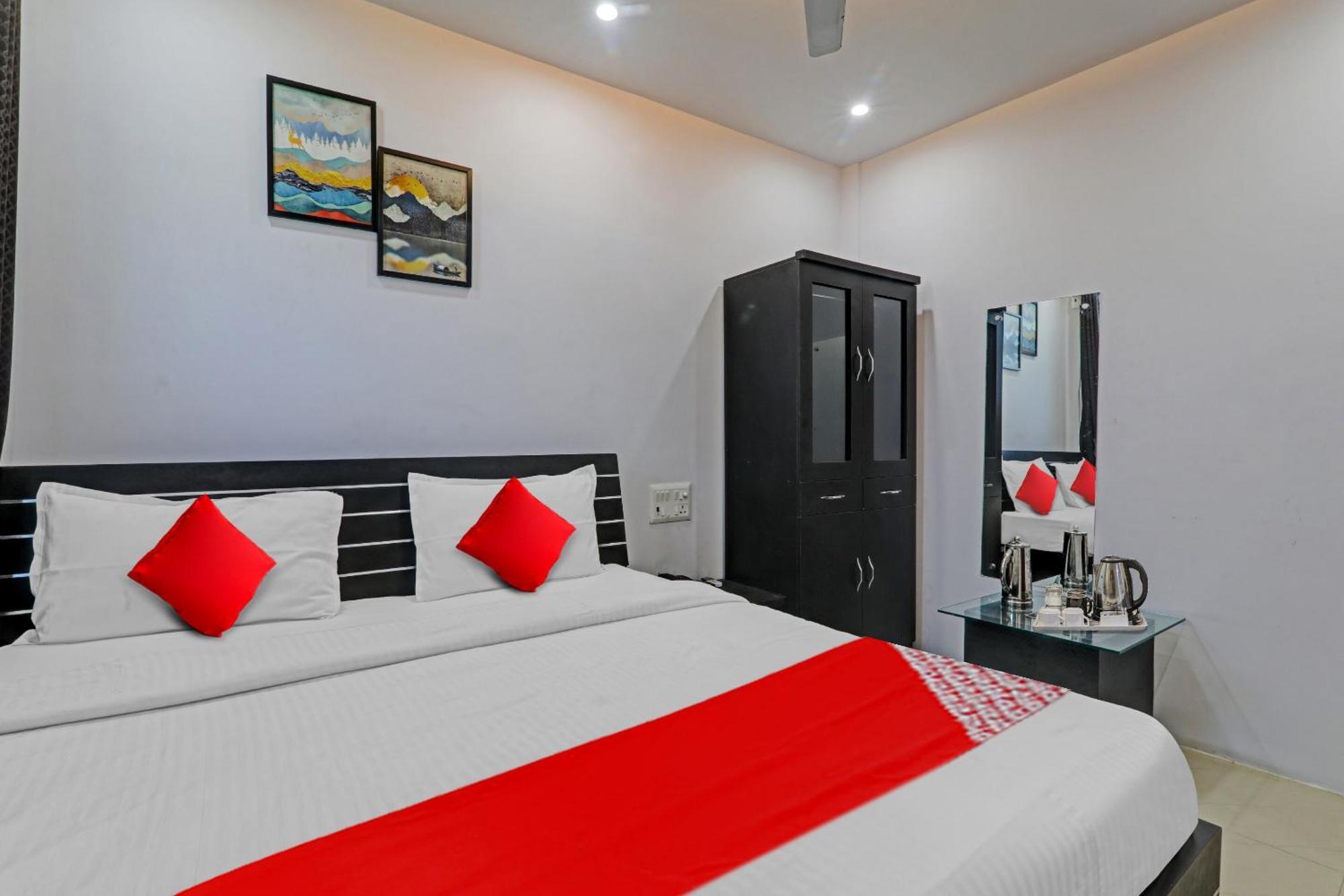 Hotel Oyo Flagship 81064 Chaudhary In à Gorakhpur Extérieur photo