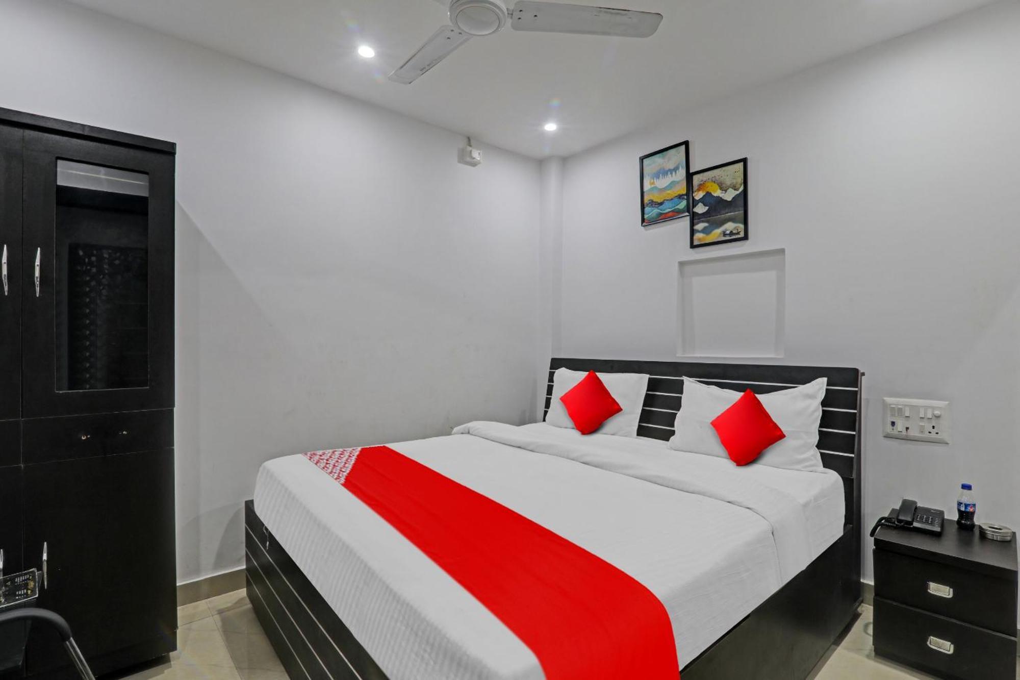Hotel Oyo Flagship 81064 Chaudhary In à Gorakhpur Extérieur photo