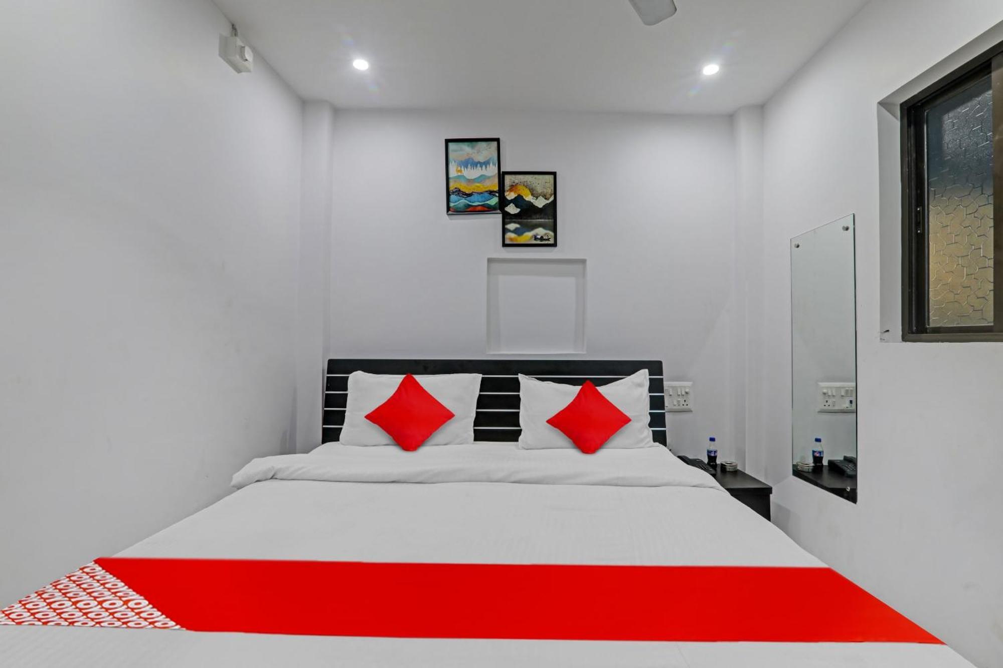 Hotel Oyo Flagship 81064 Chaudhary In à Gorakhpur Extérieur photo