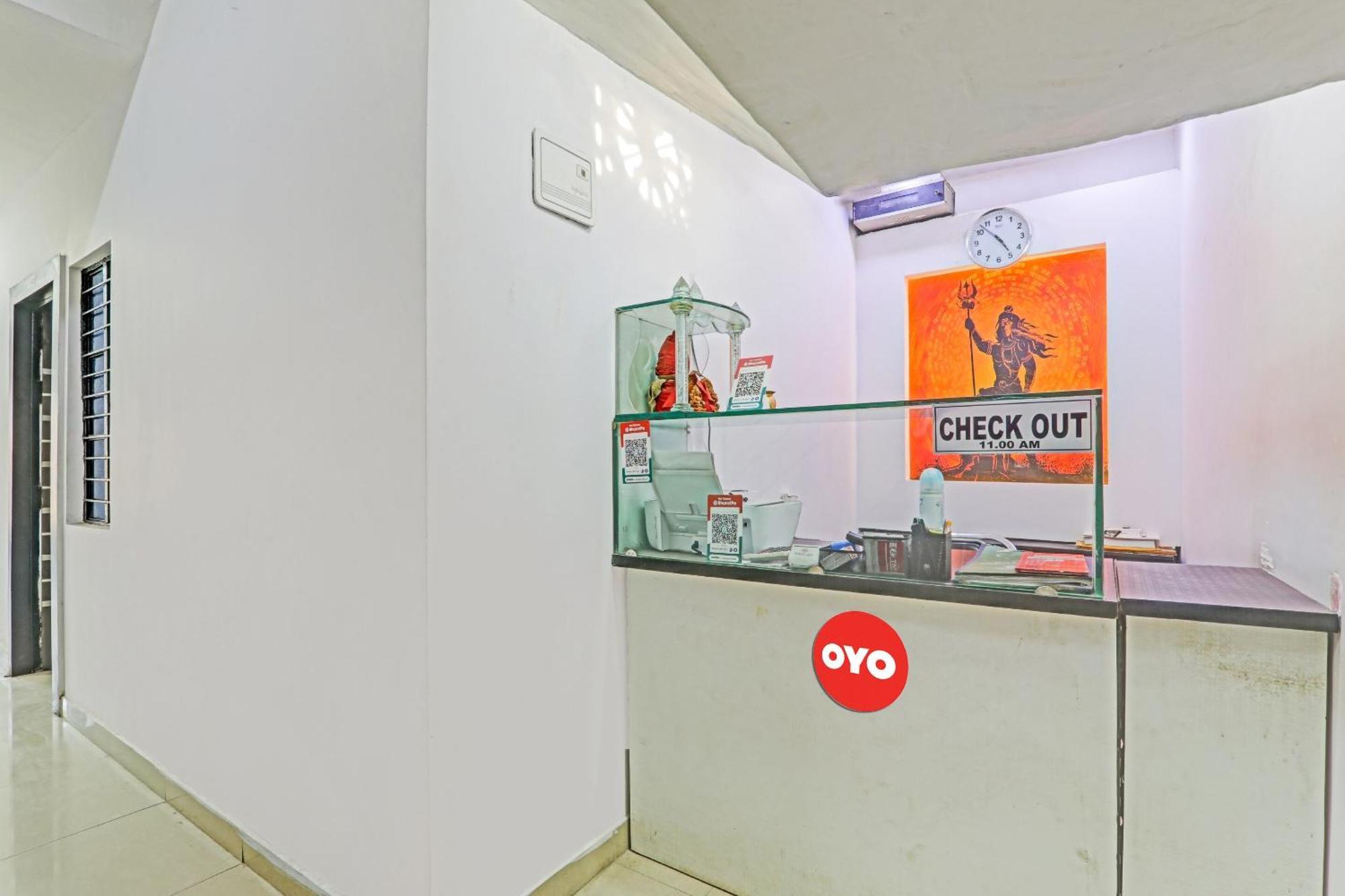 Hotel Oyo Flagship 81064 Chaudhary In à Gorakhpur Extérieur photo